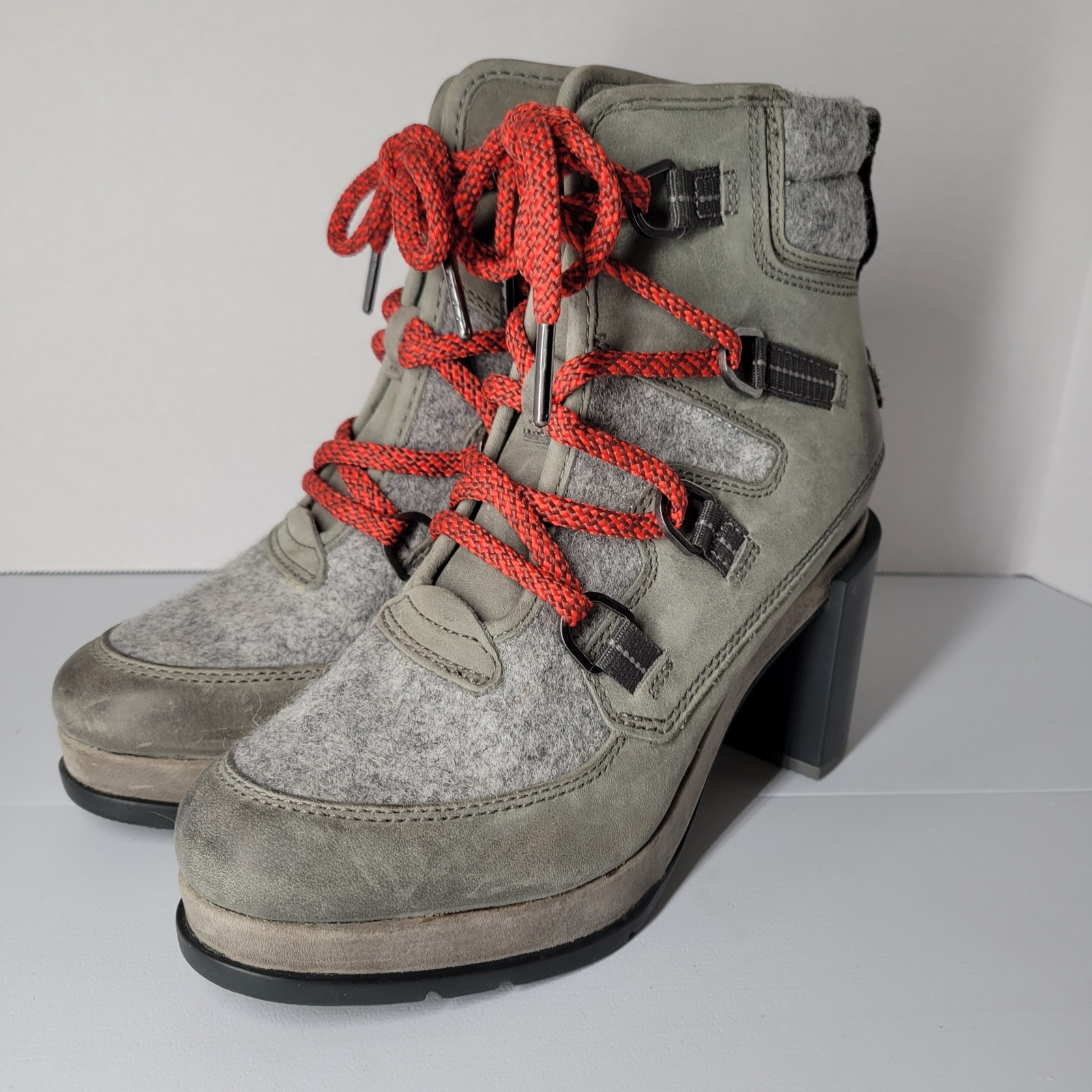 Sorel Blake Lace Block Heel Booties Size 6